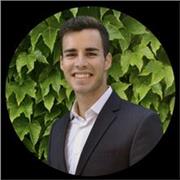 Profesor especializado en inglés pero con amplio conocimiento del resto de asignaturas, ajusto las clases para cada alumno